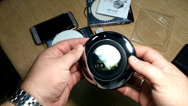 Беспроводная зарядка WK DESIGN Circle (WP-U32BK) смотреть онлайн