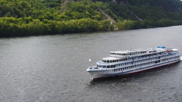 теплоход Василий Суриков / Dji mini 2 смотреть онлайн