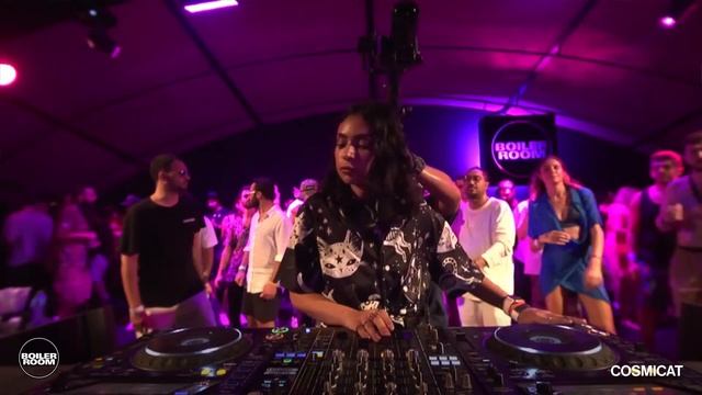 Cosmicat | Boiler Room Bahrain смотреть онлайн