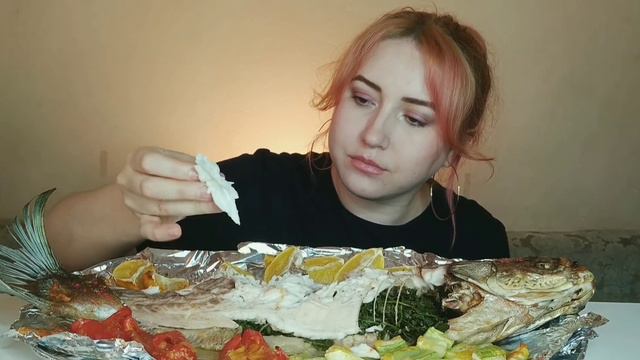 Толстолобик Запеченный с Овощами | Silver carp Baked with Vegetables ASMR MUKBANG | eating show | 먹 смотреть онлайн