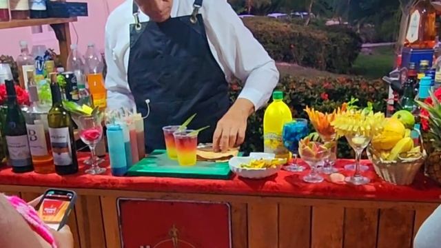 Cocktails Hotel Memories Flamenco Beach Resort Cayo Coco смотреть онлайн