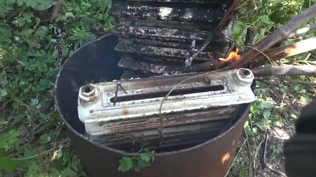 Как я отжигаю чугунные батареи в бадье что даже при ветре очень удобно смотреть онлайн