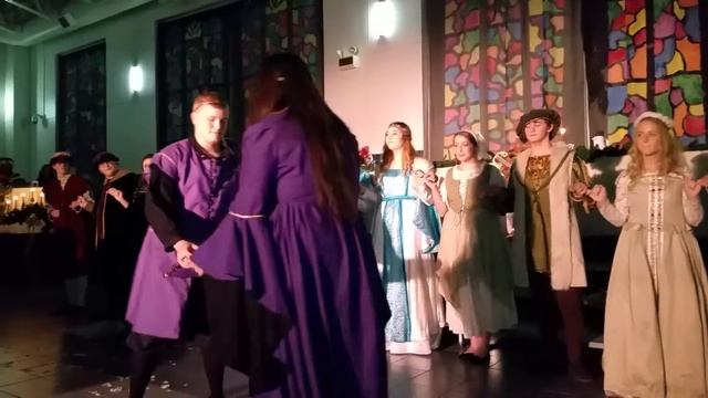 12/5/15 THS Madrigal w/Cushion Dance смотреть онлайн