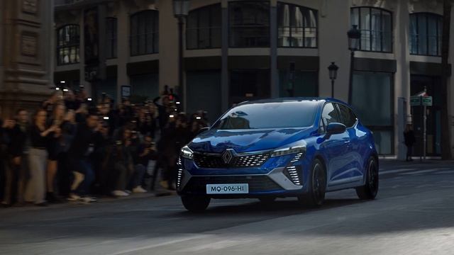 nový Renault Clio E-Tech full hybrid смотреть онлайн