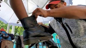 LADIES VINTAGE DR. MARTENS BLACK LEATHER BOOTS Street Shoe Shine by Francisco Mexico City 🇲🇽 (ASMR)