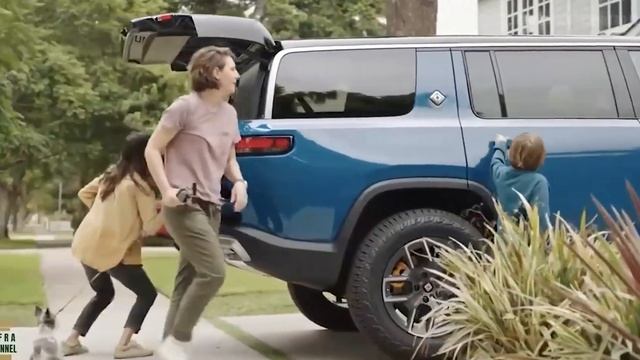 RJ Scaringe Talks Rivian Master Plan смотреть онлайн
