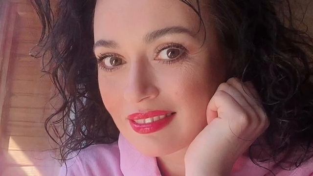 Со мной живет Артист. смотреть онлайн