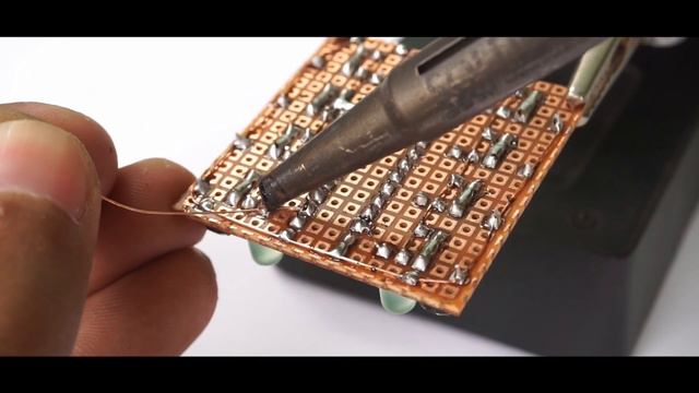 This 20-Pin IC Can Do This ... смотреть онлайн