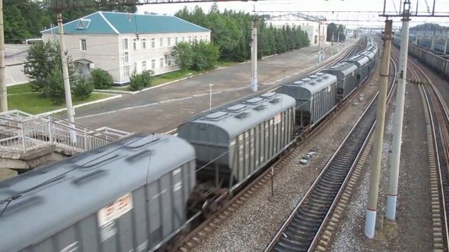 "Зерновой состав" Электровоз 3ЭС5К-742 с составом хопперов-зерновозов смотреть онлайн