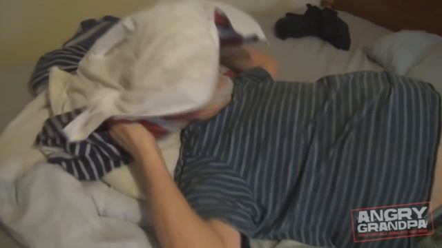 ЗЛОЙ ДЕД | СТО ПУТЕЙ ПОЛЮБИТЬ КОТА смотреть онлайн