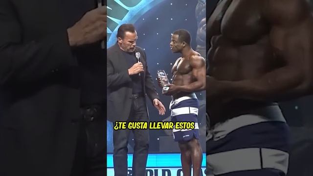 Arnold le preguntó esto al ganador de un show #gym #arnoldschwarzenegger #bodybuilding #fitness смотреть онлайн