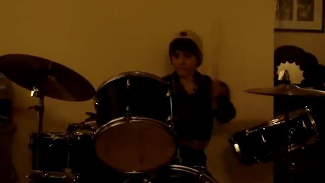 Max's Awesome Drum Solo смотреть онлайн