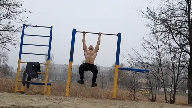 утренняя тренеровка (гири и турник) с утяжелением и прогулкой на спорт площадку . смотреть онлайн