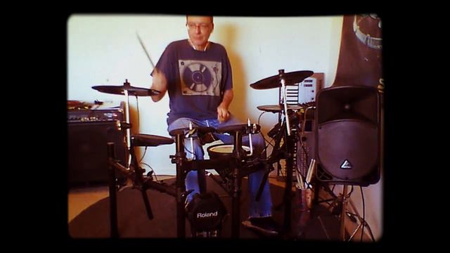 People are strange Drumless drum cover смотреть онлайн