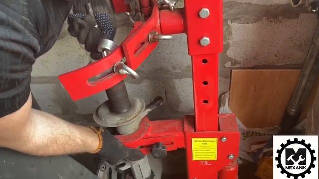 Замена стоек ВАЗ 2110 / Как менять вкладыши стоек и верхние опоры на Лада 2110 / Ремонт VAZ 2110 смотреть онлайн