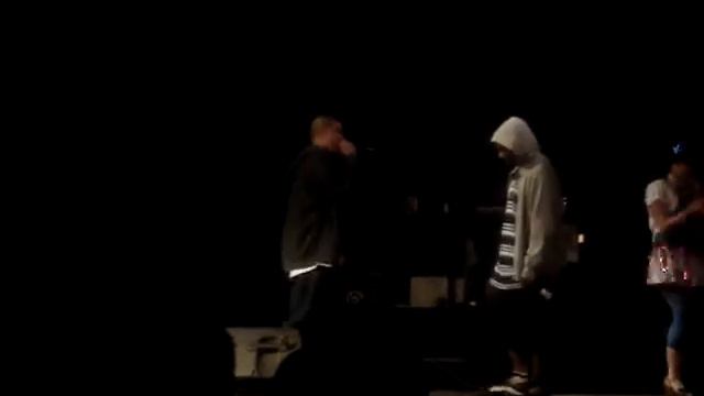 Tantrum vs. 4 Dubz смотреть онлайн