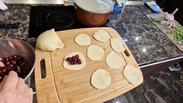 ЛУЧШЕЕ ТЕСТО НА ПЕЛЬМЕНИ И ВАРЕНИКИ смотреть онлайн