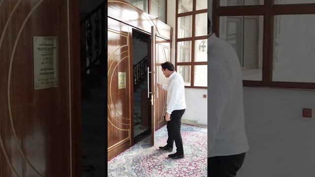 Елімнің қасиетті әнін сүйем, Қадірлеген халқыма басымды ием 😊 смотреть онлайн