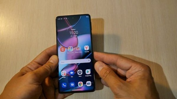 Motorola Edge 30 Pro распаковка и первый взгляд на флагманский смартфон