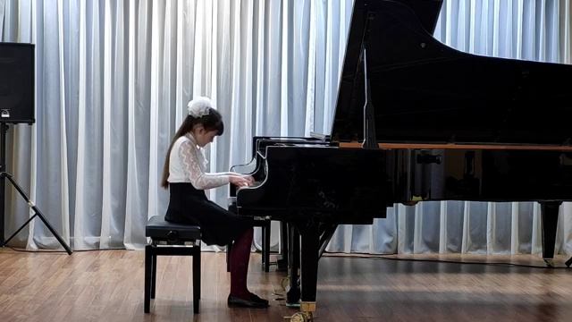 П.И.Чайковский "Игра в лошадки" из "Детского альбома", исполняет Борзенкова Мария смотреть онлайн