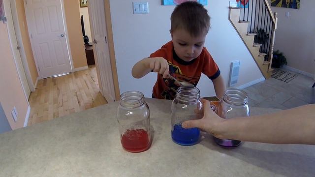 Извержение вулкана. Крутые опыты в домашних условиях Cool experiments at home смотреть онлайн