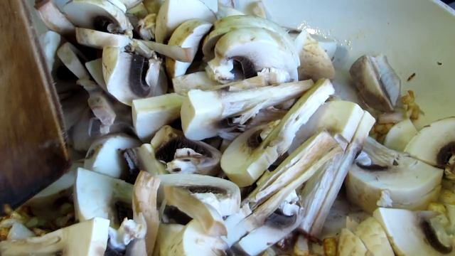 Курица в сливочно-грибном соусе. Просто и вкусно. смотреть онлайн