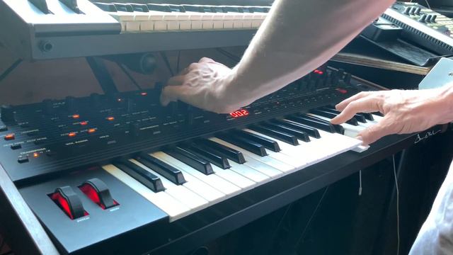 Making weird sounds on the OB-6 from scratch смотреть онлайн
