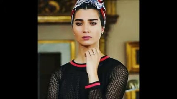 турецкая красавица Туба Буюстун