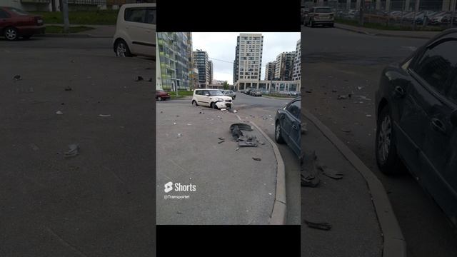 Разбитые машины #Shorts #авто смотреть онлайн