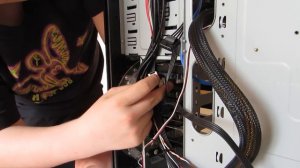 Сборка ПК: Подключение проводов.