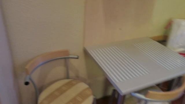 Budapest Apartment Tour: $500 per Month AirBnb in Budapest смотреть онлайн