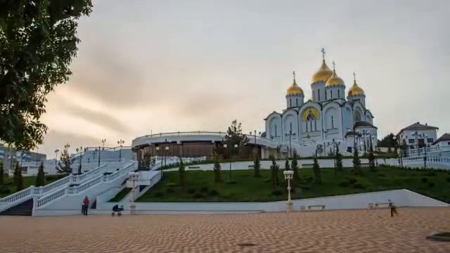 Шикарный храм и Андреевский парк в нашем замечательном городе Геленджике смотреть онлайн