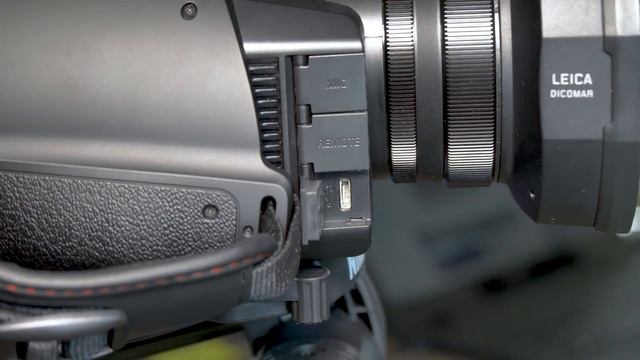 Unboxing & Walkthrough - Panasonic HC-X2000 Camcorder смотреть онлайн