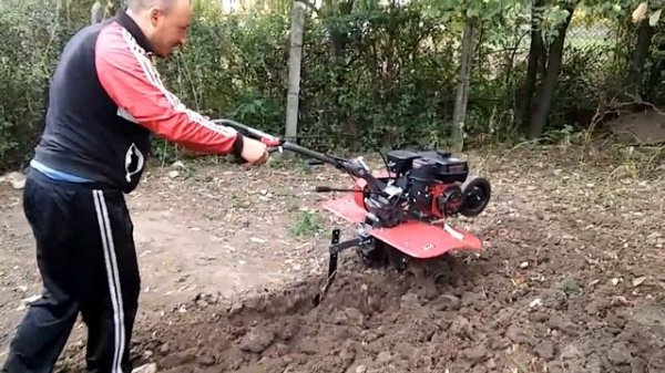 Оране с плуг мотофреза WEIMA WM900 M3/ plowing with a power tiller