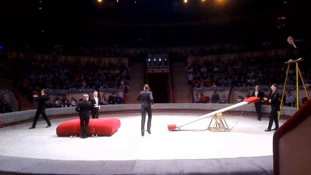 Смертельный номер в цирке Чинизелли Самые крутые акробаты смотреть онлайн