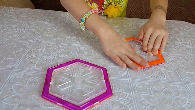 МАГНИТНЫЙ конструктор 3D Magformers Строим 3 разные карусели Видео для детей смотреть онлайн