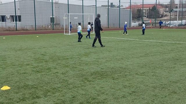 2016 г.р. ДФК «Инкомспорт ГРЭС» 6-3 ДФК «Марион». 2 тайм. 18.02.2024 смотреть онлайн