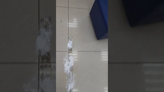 Самый легкий способ очистки остатки клея и грязи на кафеле смотреть онлайн
