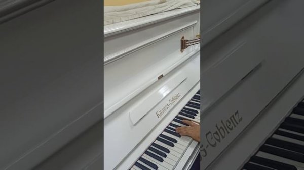 Белое пианино Knauss Coblenz