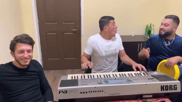 Сакит Самедов - Qara gözler 2021. Sakit Samedov и Elisko барабан. Баку 2021 смотреть онлайн