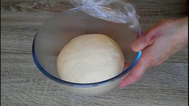 Самая ВКУСНАЯ ПИЦЦА своими руками, классический рецепт! БЫСТРО и ПРОСТО! смотреть онлайн