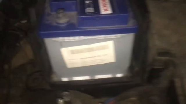 Как снять аккумулятор с автомобиля Форд Куга смотреть онлайн