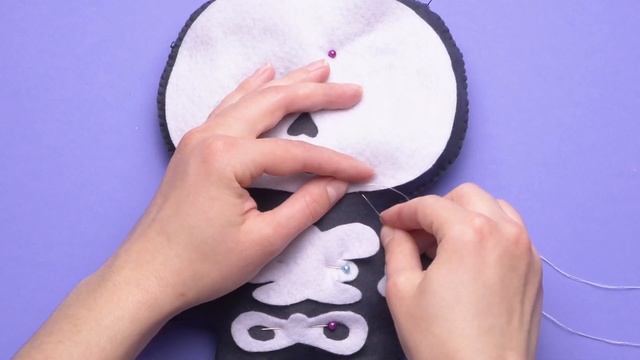 ИГРУШКА-СКЕЛЕТ САНТА МУЭРТЕ ИЗ ФЕТРА СВОИМИ РУКАМИ смотреть онлайн