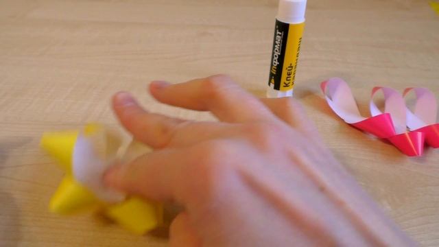 Как сделать бантик из бумаги? Бумажный бант для упаковки подарков своими руками. смотреть онлайн