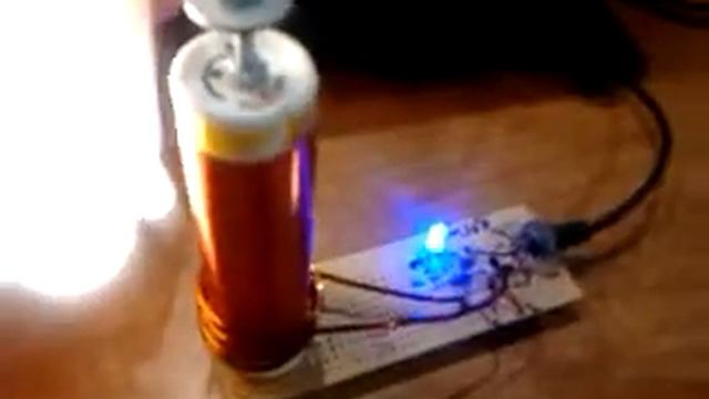 FREE ENERGY TESLA COIL,AIR wireless power transmission 5V 1 watt -MARIOS ELECTRONIC DESIGN смотреть онлайн