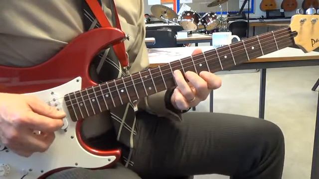 Trinity R&P Electric Guitar Grade 3 Love Is A Losing Game смотреть онлайн
