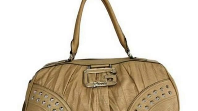 Guess Bags Feature Lasting Beauty смотреть онлайн