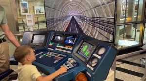 Ребенок машинист поезда метро LeoNEEDgame