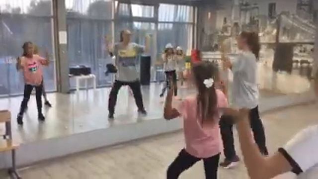 Урок Эстрадного танца смотреть онлайн