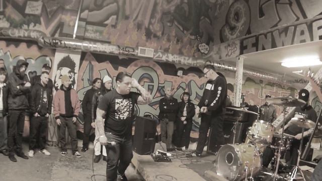 Defective Chain At 9 Lives Warehouse - Oakland, 2/17/24